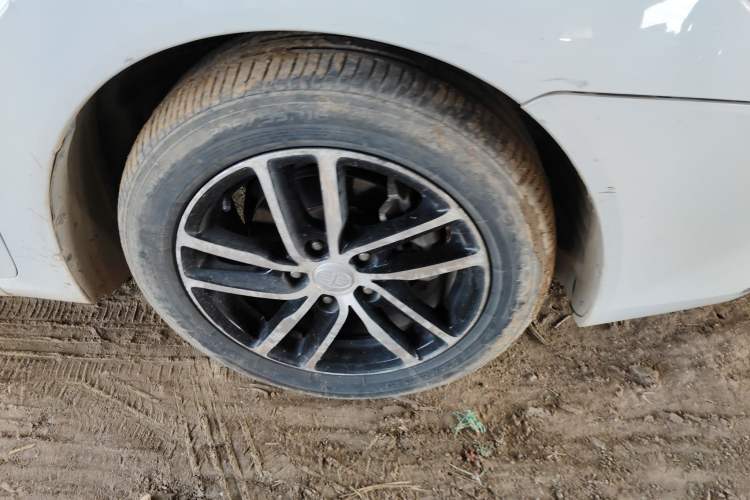 Used Bestune B50 2013 1.6L manual luxury version Right Front Wheel Hub