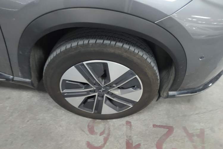 Used XPeng G3 2022 G3i 460N Right Front Wheel Hub