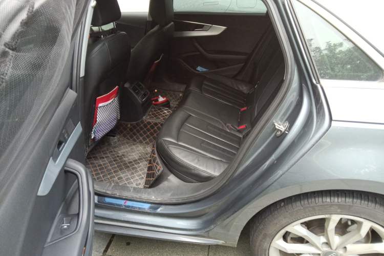 Used Audi A4L 2018 30th Anniversary Edition 40 TFSI Fashion Model Left Rear Seat