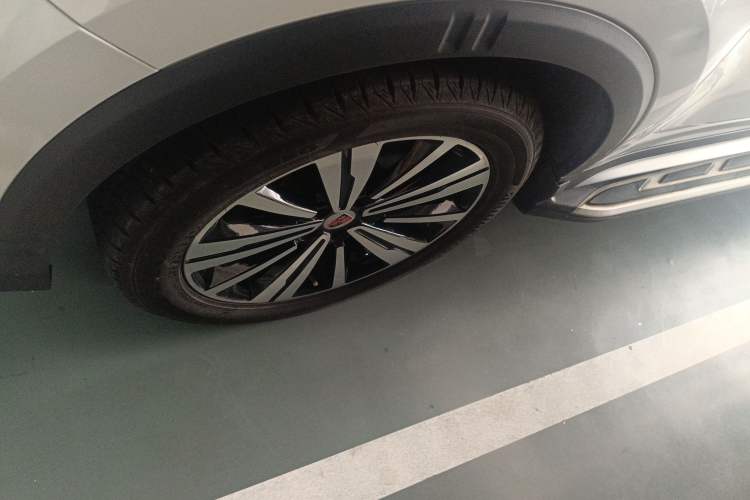 Used Roewe RX5 New Energy 2017 eRX5 50T Hybrid Connected Prestige Flagship Edition Left Front Wheel Hub