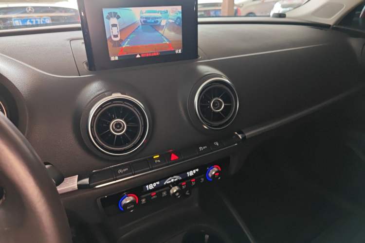 Used Audi A3 2014 Limousine 35 TFSI Automatic Comfort Model
