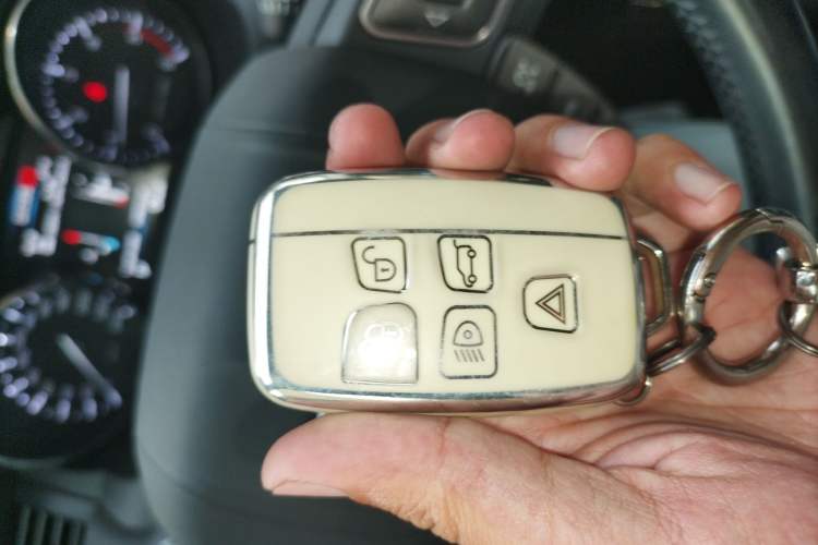 Used Land Rover Range Evoque 2013 2.2T 5-Door Diesel Edition Interior 1