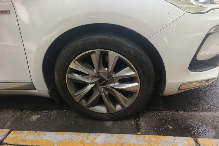 Used DS 5 2013 1.6T Luxury Edition THP200