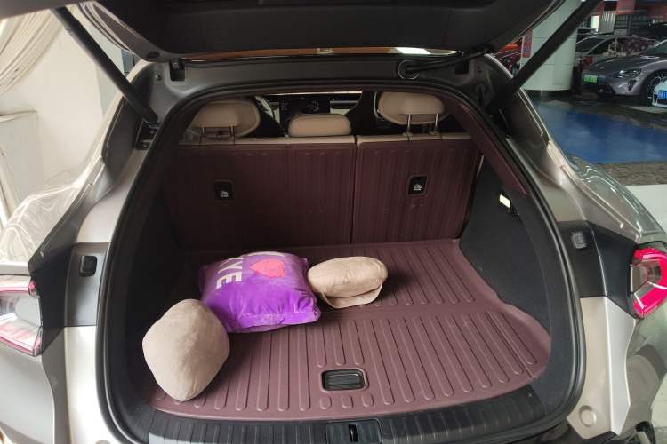 Used Xiaomi Auto YU7 2025 Ultra-Long Range All-Wheel Drive Pro Version
