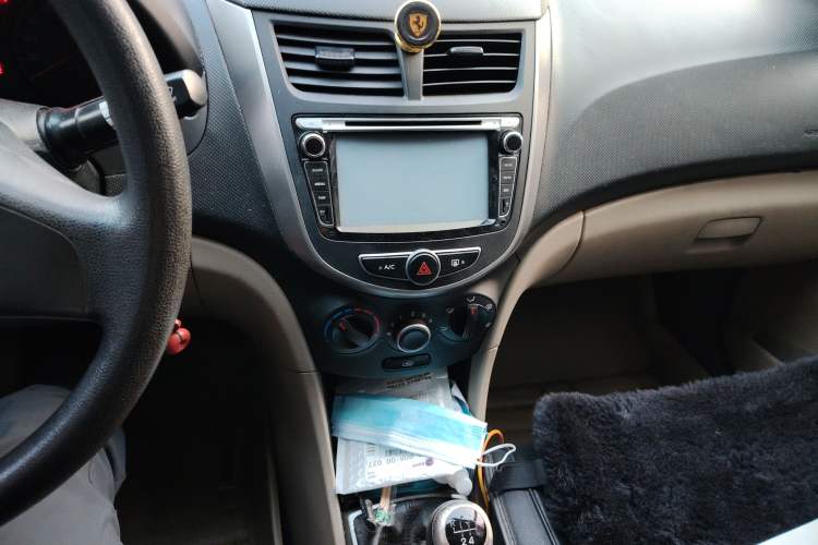 Used Hyundai Verna (older generation) 2014 1.4L Manual Smart GLS Trim
