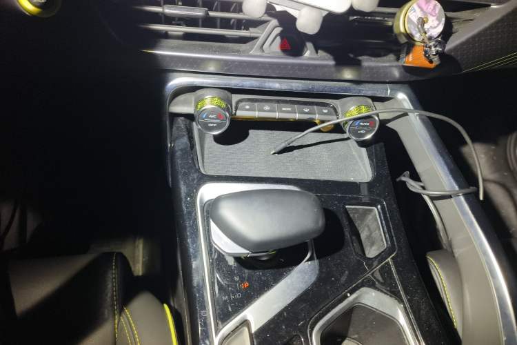 Used Geely Auto Monjaro S 2021 2.0TD Automatic Two-Wheel Drive Lightning Edition Gear Lever