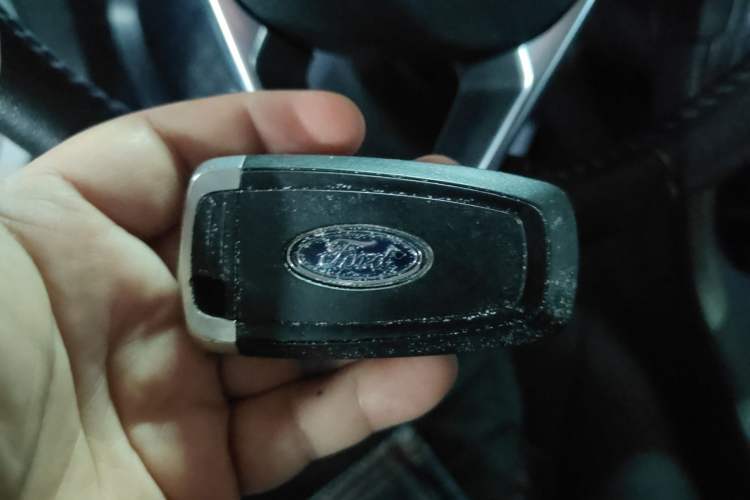 Used Ford Mondeo 2018 EcoBoost 180 Smart Control Fashion Model China V Standard Vehicle Key