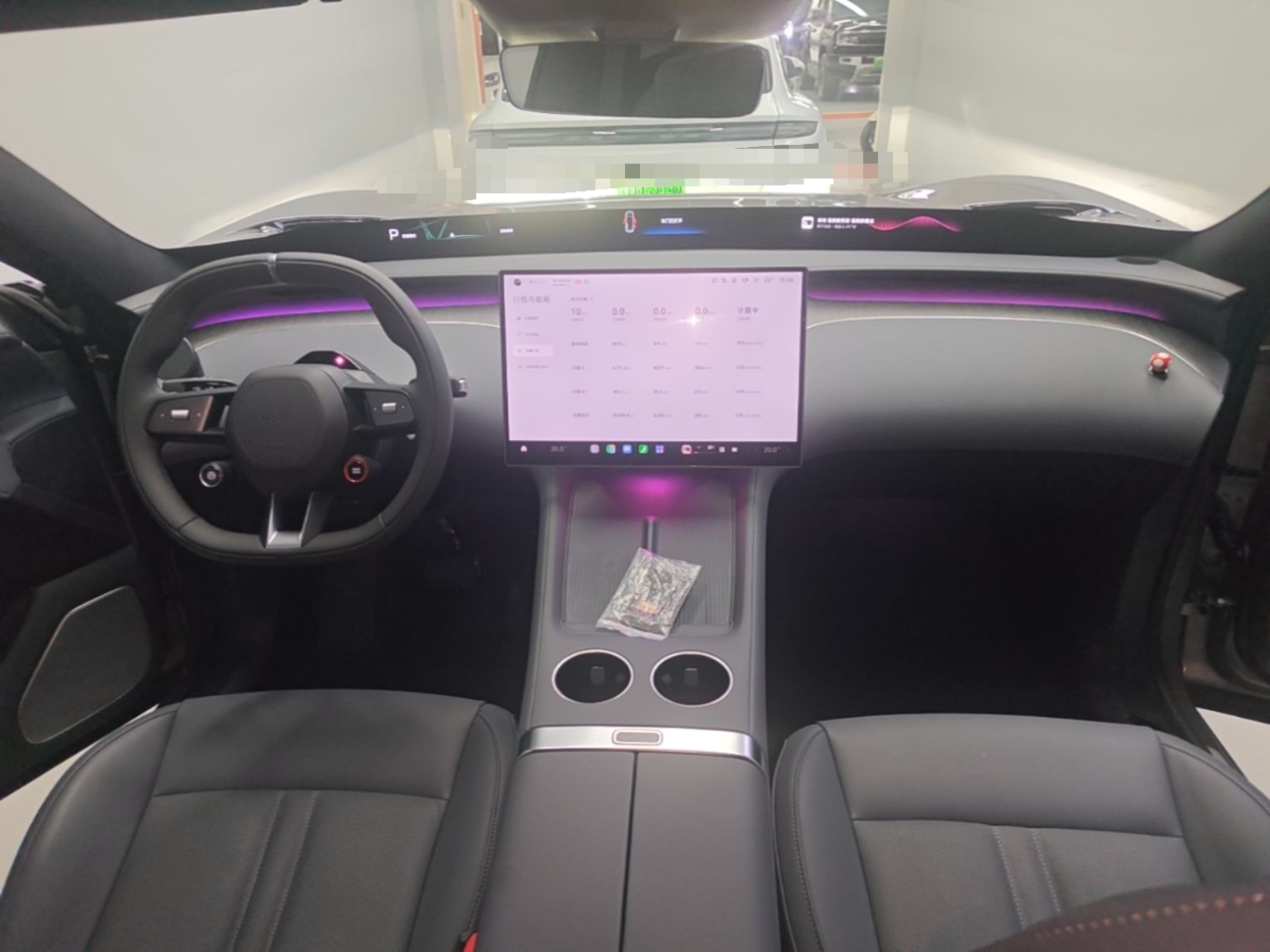 Xiaomi Auto YU7 2025 Ultra-Long Range All-Wheel Drive Pro Version — снимка 12