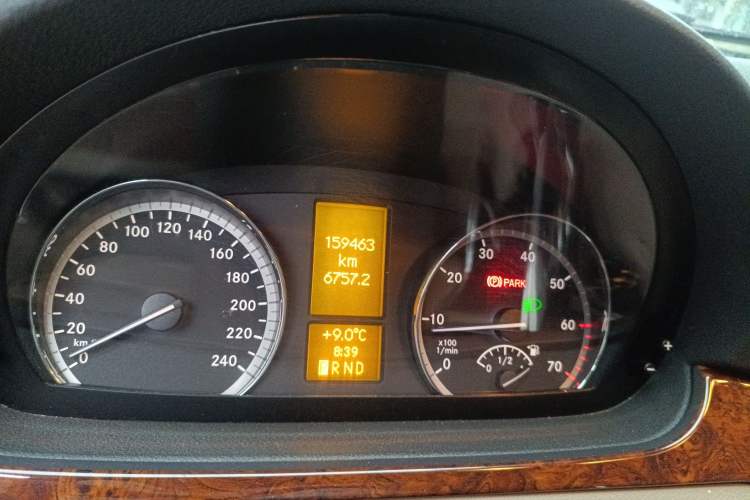 Used Mercedes-Benz Viano 2013 3.0L Navigator Edition