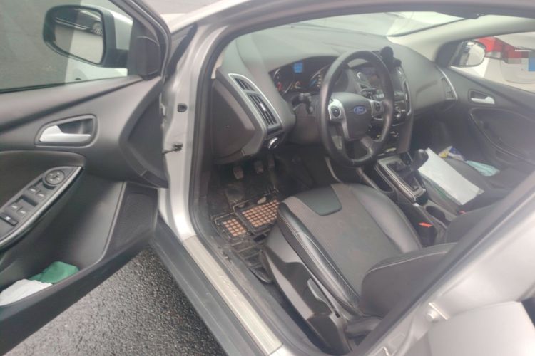 Used Ford Focus 2012 Sedan 1.6L Manual Fashion Edition