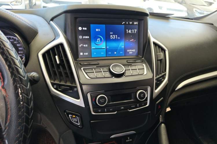 Used Dongfeng Aeolus AX7 2016 2.0L Automatic Zhiyi Trim