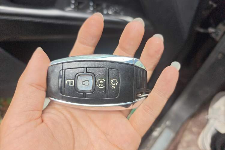 Used Lincoln MKC 2017 2.0T Two-Wheel Drive Deluxe Edition