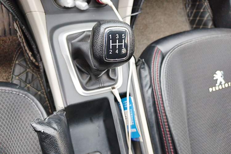 Used Dongfeng Aeolus L60 2015 1.6L Manual New Dynamic Model Gear Lever