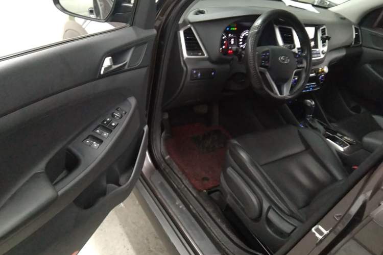 Used Hyundai Tucson 2015 1.6T Dual-Clutch Two-Wheel-Drive Smart Model
