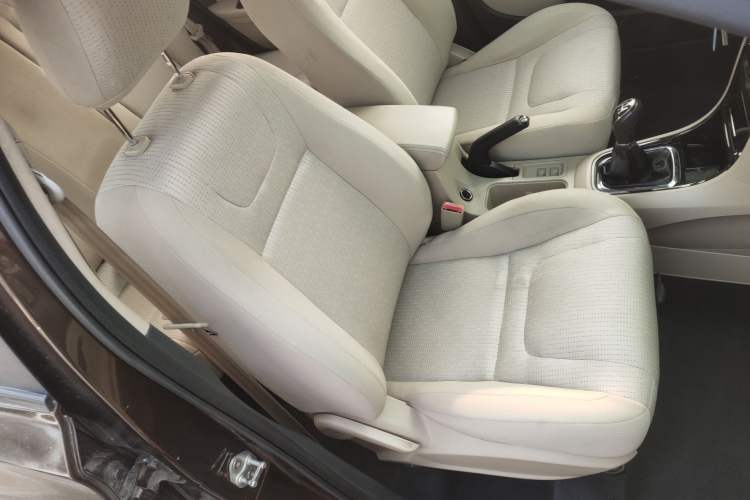 Used Chery E3 2015 1.5L Manual Fashion Model