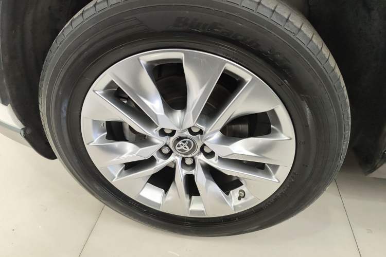 Used Toyota Wildlander 2020 Dual-Engine 2.5L E-CVT Two-Wheel Drive Luxury Edition
