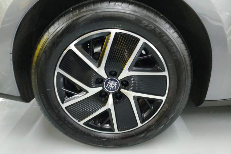 Used BYD Qin L 2024 DM-i 120KM Beyond Model Exterior 5