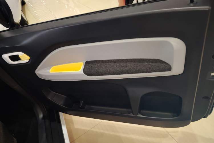 Used Chery New Energy QQ Ice Cream 2022 170km Sundae Phosphate Lithium-Ion