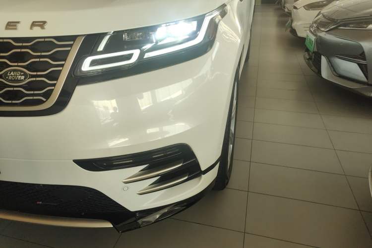 Used Land Rover Range Rover Velar 2022 250 PS Sparkling Heritage Edition
