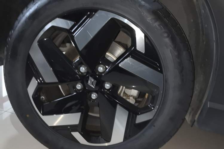 Used Baojun Yunhai 2024 140km Plug-in Hybrid Version
