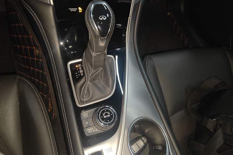 Used Infiniti Q50L 2018 2.0T Enjoyment Version China VI Standard