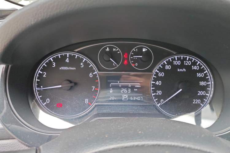 Used Nissan Tiida 2011 1.6L CVT Smart Version