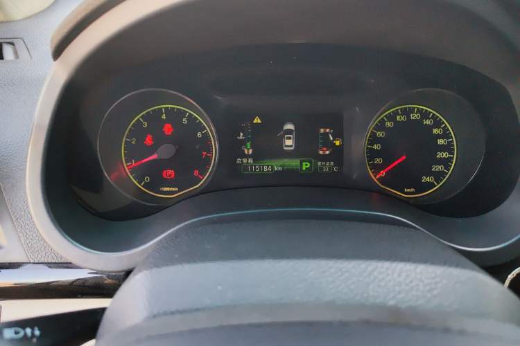 Used BYD Surui 2012 1.5TID Automatic Luxury Version Odometer Close Up