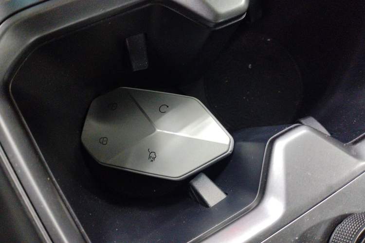 Used Formula Leopard Titanium 3 2025 501KM All-Wheel Drive Intelligent Driving Ultra Version