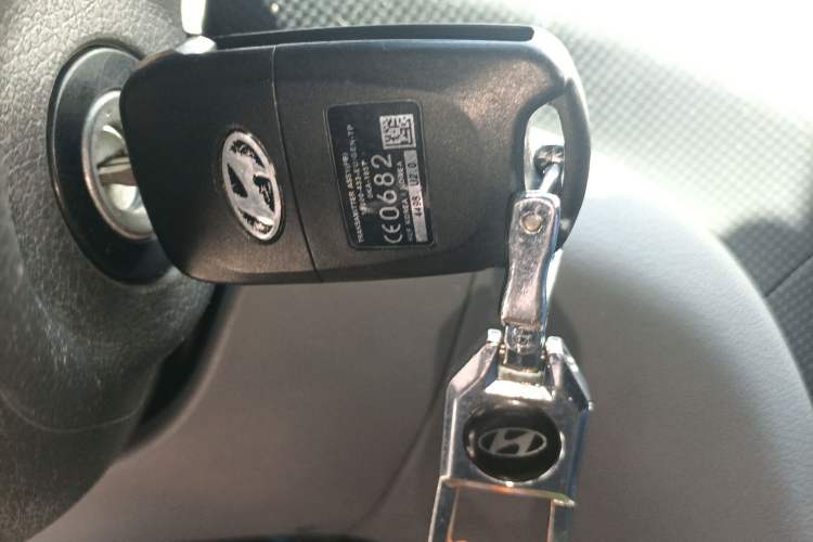 Used Hyundai Verna (older generation) 2016 1.4L Manual Smart GLS Trim Vehicle Key