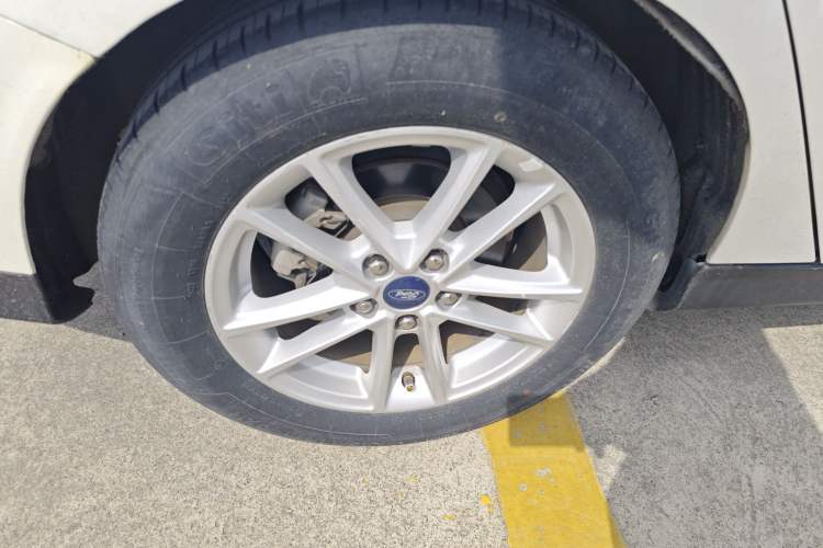 Used Ford Focus 2017 Sedan EcoBoost 180 Automatic Elite Model
