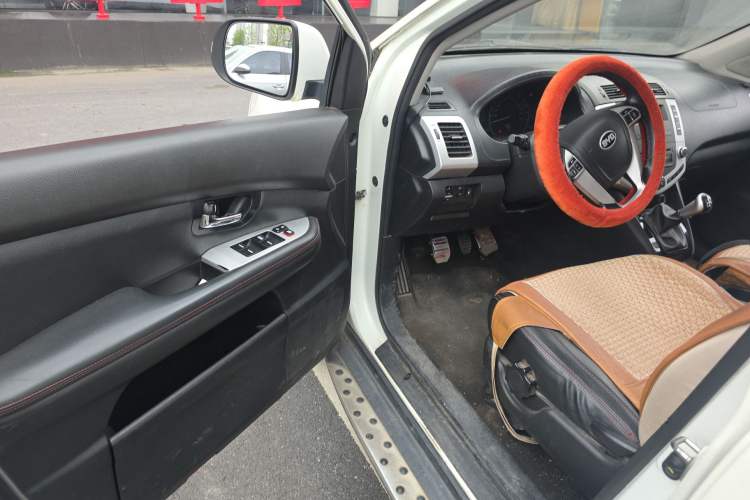 Used BYD S6 2014 2.0L Manual Elite Version 5 Seats
