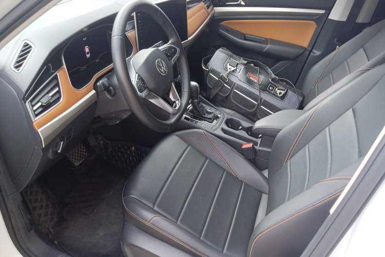 Used Volkswagen Bora 2023 200TSI DSG YueXing PRO Edition Left Front Seat