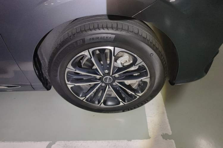 Used Roewe iMAX8 2022 400TGI Celebration Edition Right Front Wheel Hub