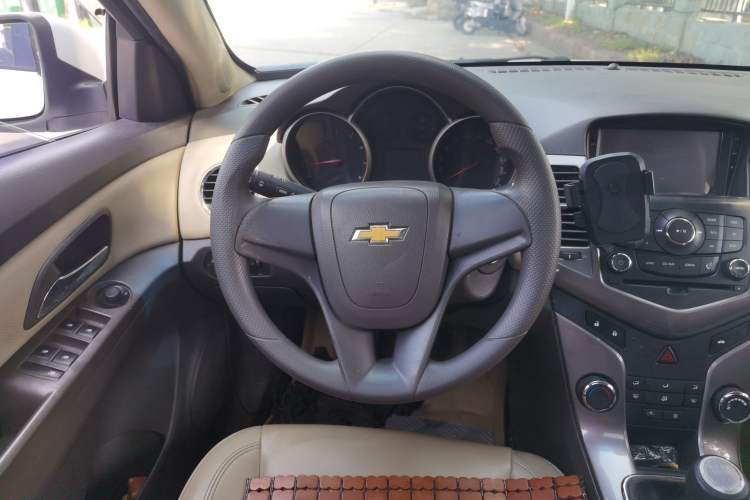 Used Chevrolet Cruze 2015 1.5L Classic SE MT