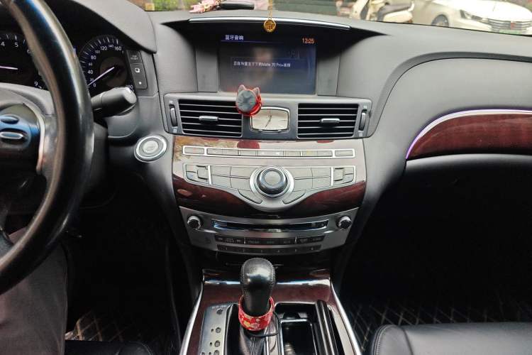 Used Infiniti Q70 2015 Q70L 2.5L Elite Edition Audio And AC Panel