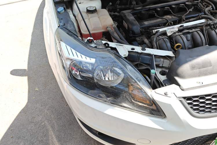 Used Ford Focus 2013 Hatchback Classic 1.8L Automatic Base Model Right Front Headlight