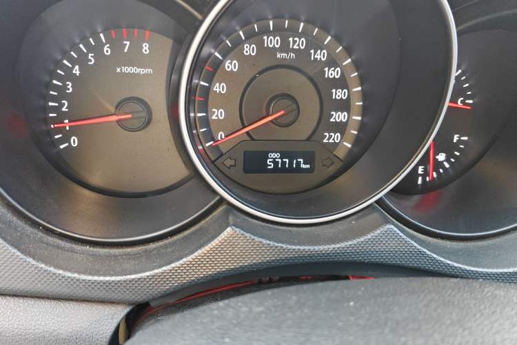 Used Kia Forte 2014 1.6L MT GL Odometer Close Up