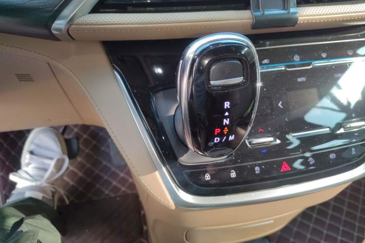 Used Buick GL8 2021 ES Land Cruiser 653T Luxury Edition
