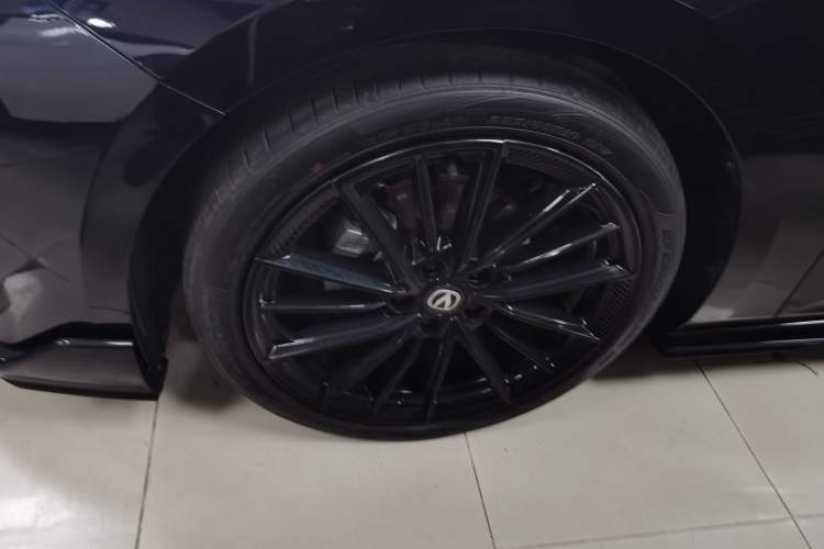 Used CHANGAN UNI-V 2023 1.5T Sport Edition Left Front Wheel Hub