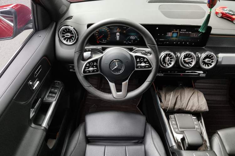 Used Mercedes-Benz GLB 2021 GLB 200 Fashion Model Steering Wheel