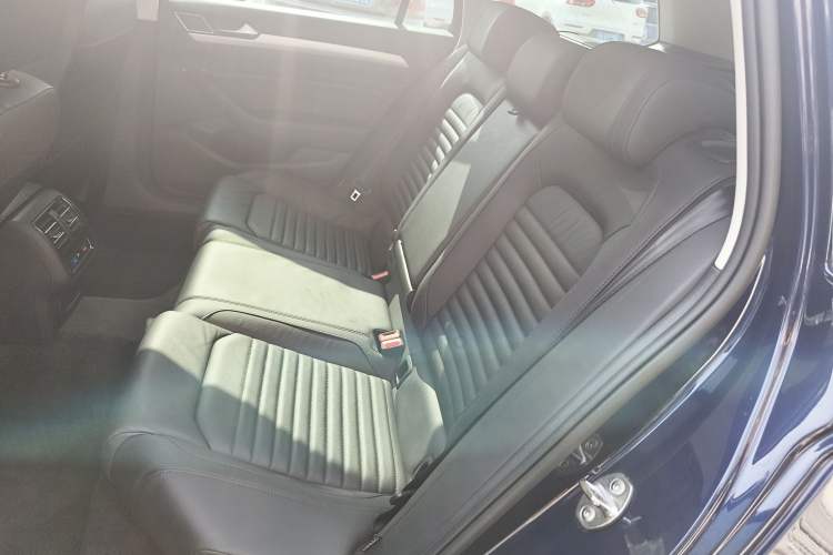 Used Volkswagen Variant 2018 380TSI Two-Wheel Drive Comfort Edition
