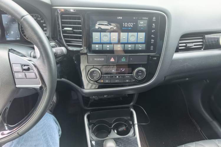 Used Mitsubishi Outlander 2021 2.4L 4x4 Zhi Xiang Edition 7 Seats
