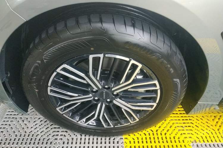 Used Zeekr 001 2025 WE Edition 100 kWh Rear-Wheel Drive