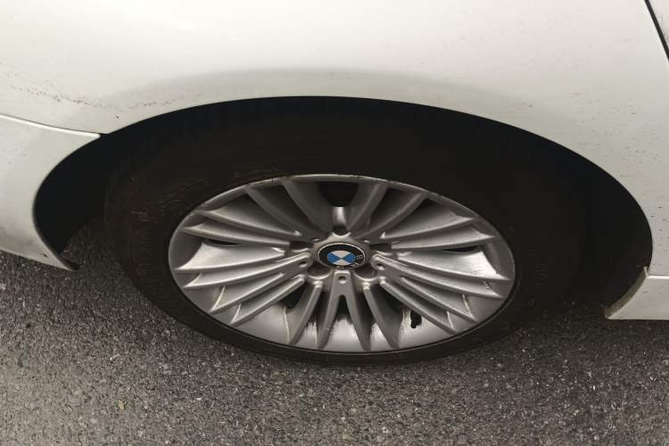 Used BMW 5 Series 2014 525Li Leading Model
