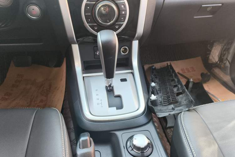 Used Isuzu mu-X 2017 3.0T Four-Wheel Drive Automatic Luxury 7-Seater China IV Standard
