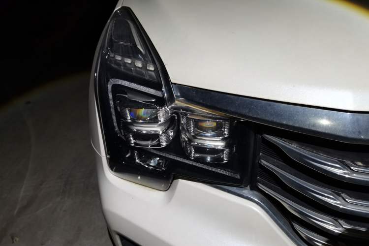 Used GAC Trumpchi GS7 2017 320T Two-Wheel-Drive Luxury Smart Connectivity Model
