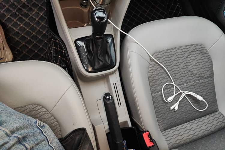 Used Skoda Rapid 2015 1.6L Automatic Smart Selection Model
