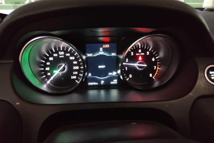 Used Land Rover Discovery Sport 2018 240 PS SE Version Instrument Cluster