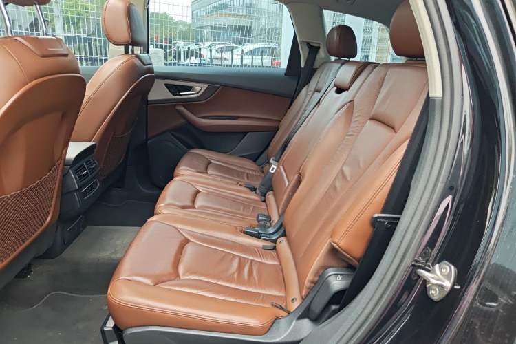 Used Audi Q7 2016 40 TFSI Comfort Model