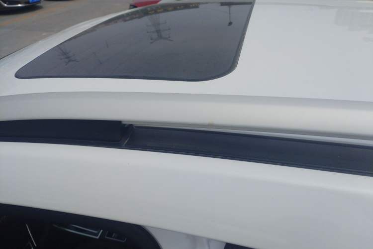 Used Haval H2 2017 Red-Label 1.5T Automatic Two-Wheel Drive Luxury Model Roof